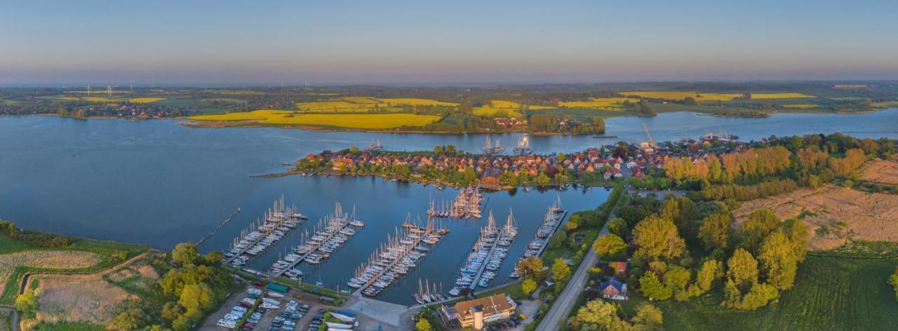 Hausboot Hilja Hotel Schleswig Exterior photo