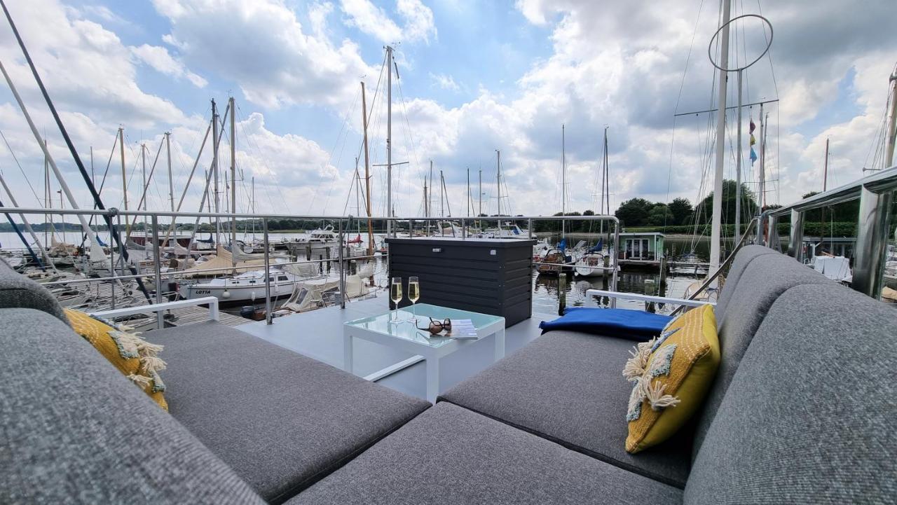 Hausboot Hilja Hotel Schleswig Exterior photo